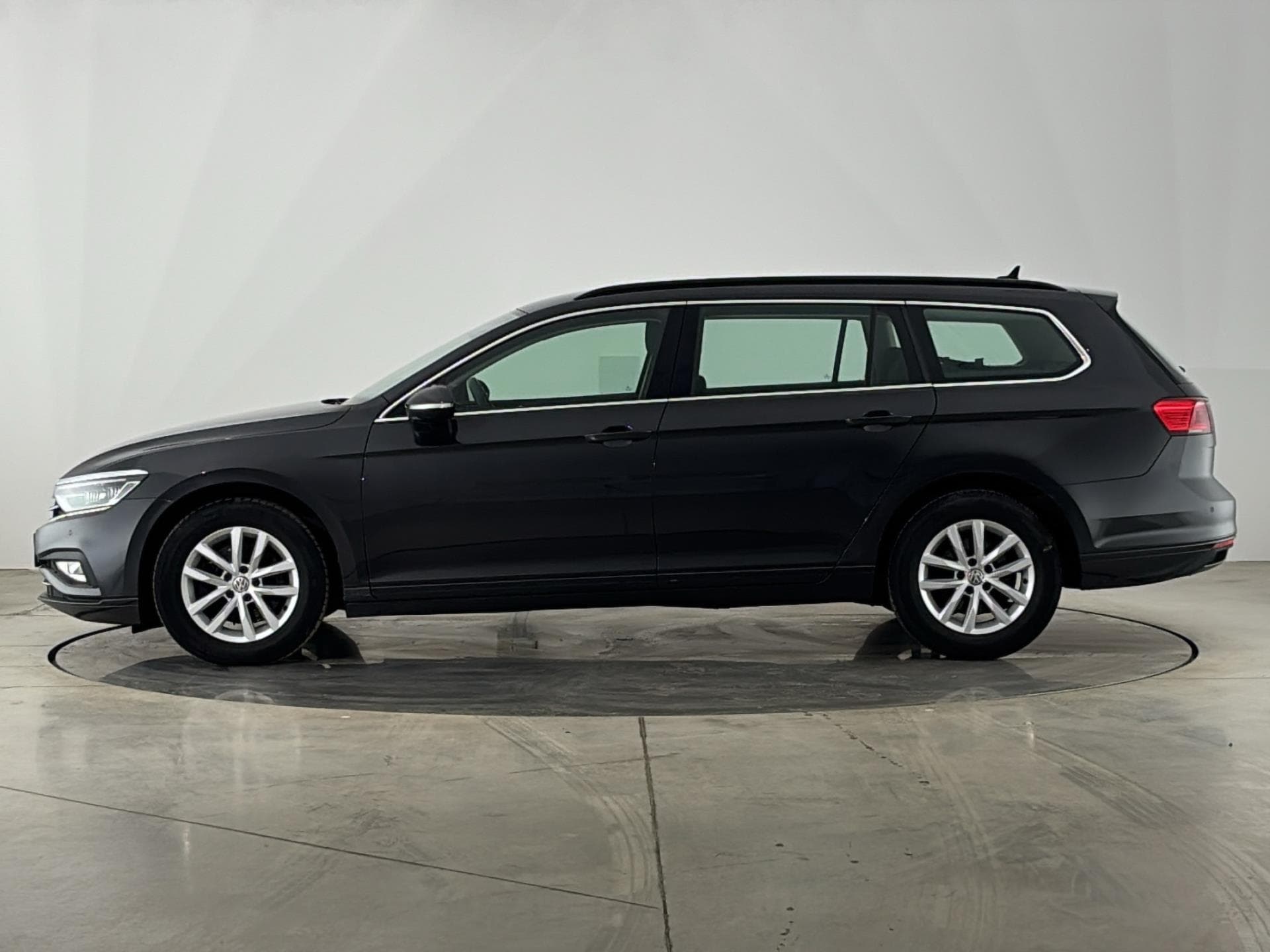 2020 Volkswagen PASSAT - 3