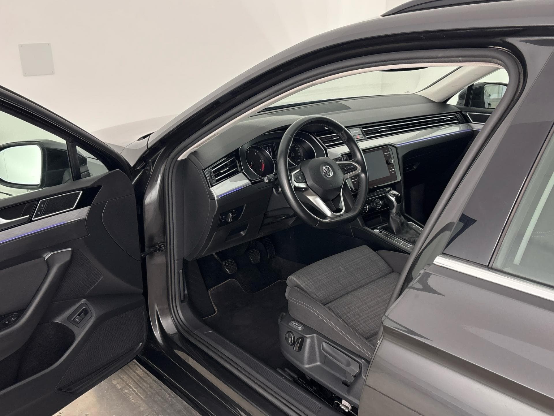 2020 Volkswagen PASSAT - 6