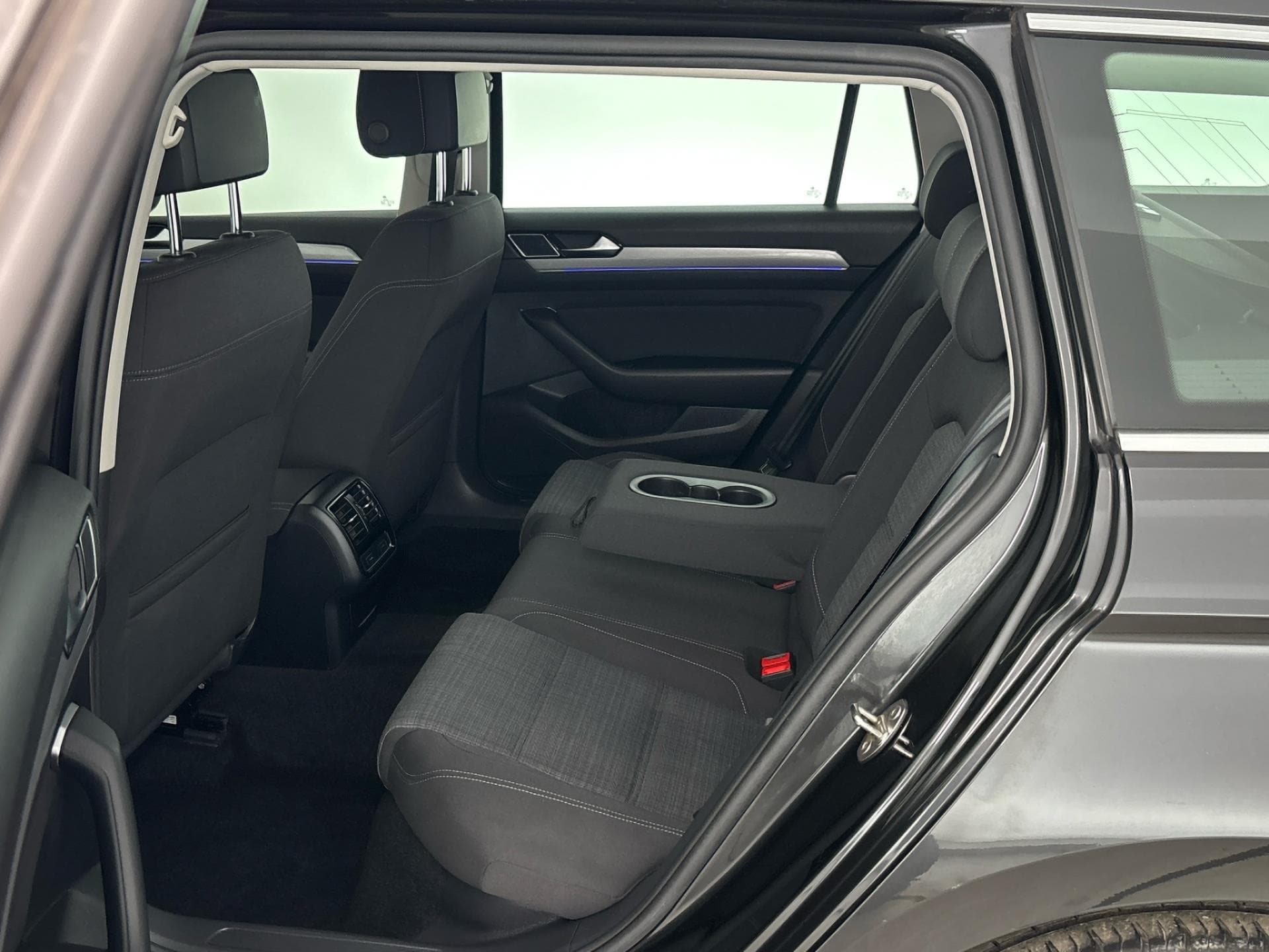 2020 Volkswagen PASSAT - 8