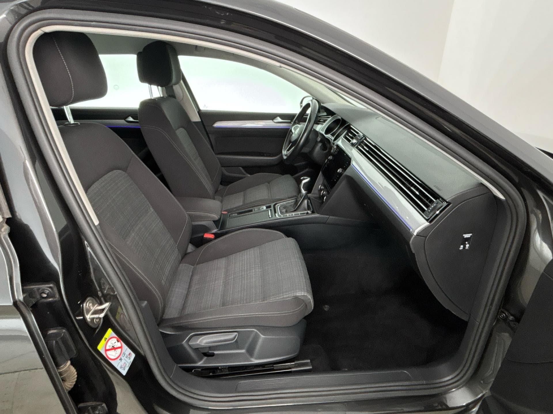 2020 Volkswagen PASSAT - 9