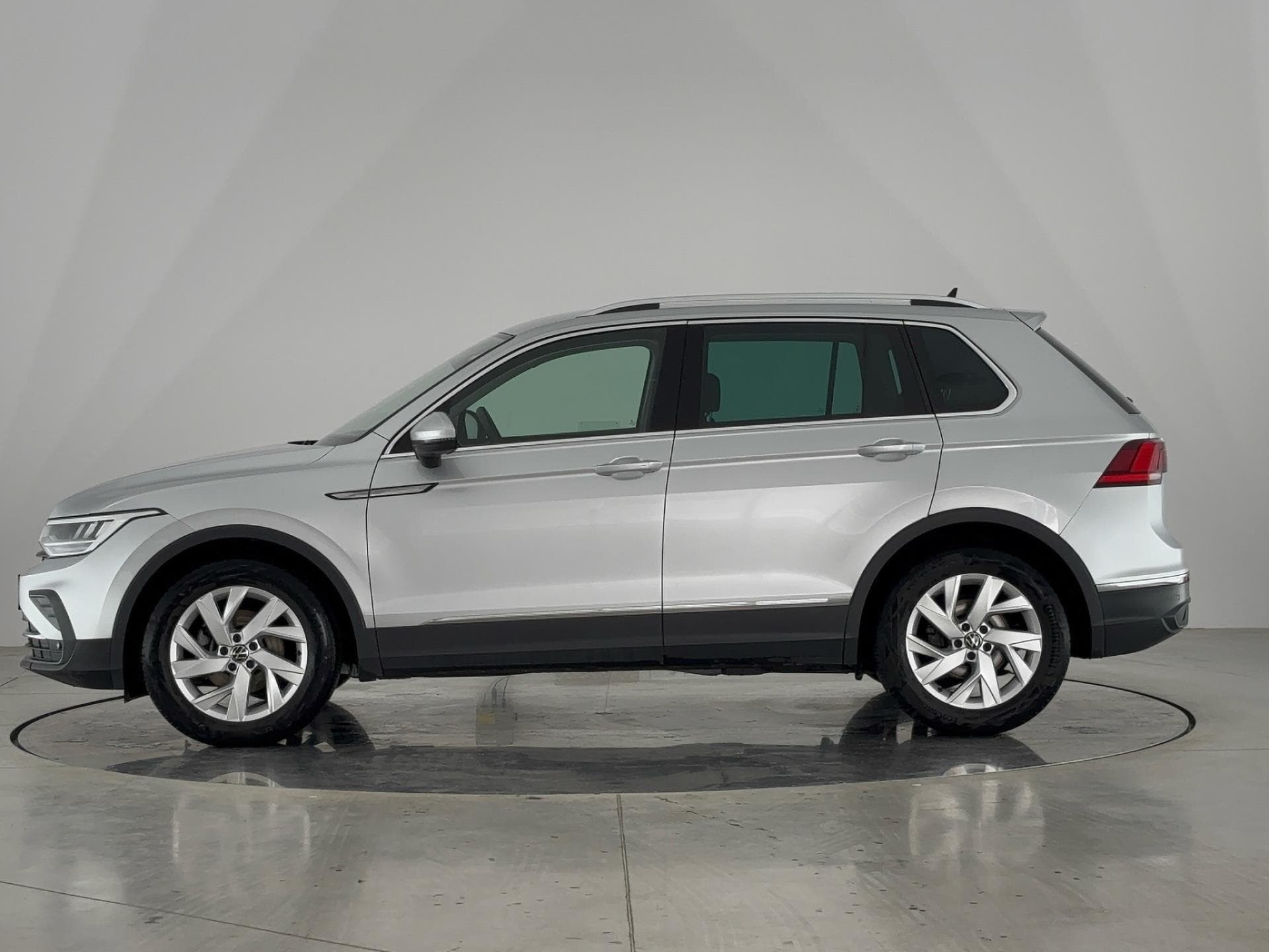 2022 Volkswagen TIGUAN - 3