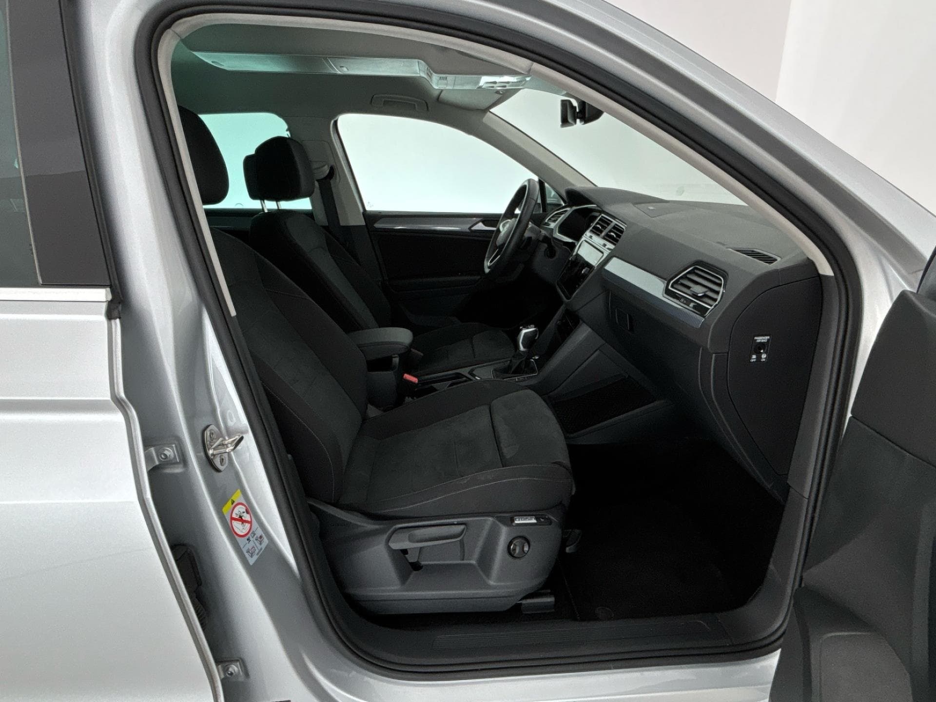 2022 Volkswagen TIGUAN - 9