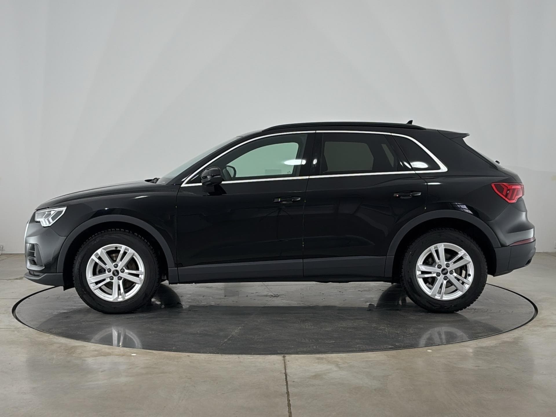 2022 Audi Q3 - 3