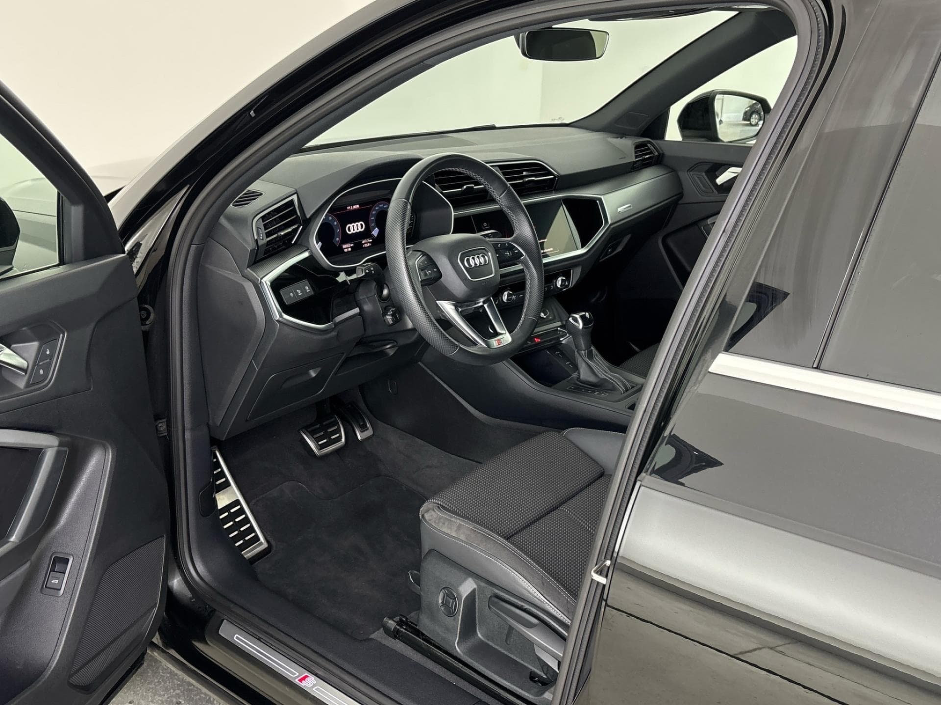 2022 Audi Q3 - 6