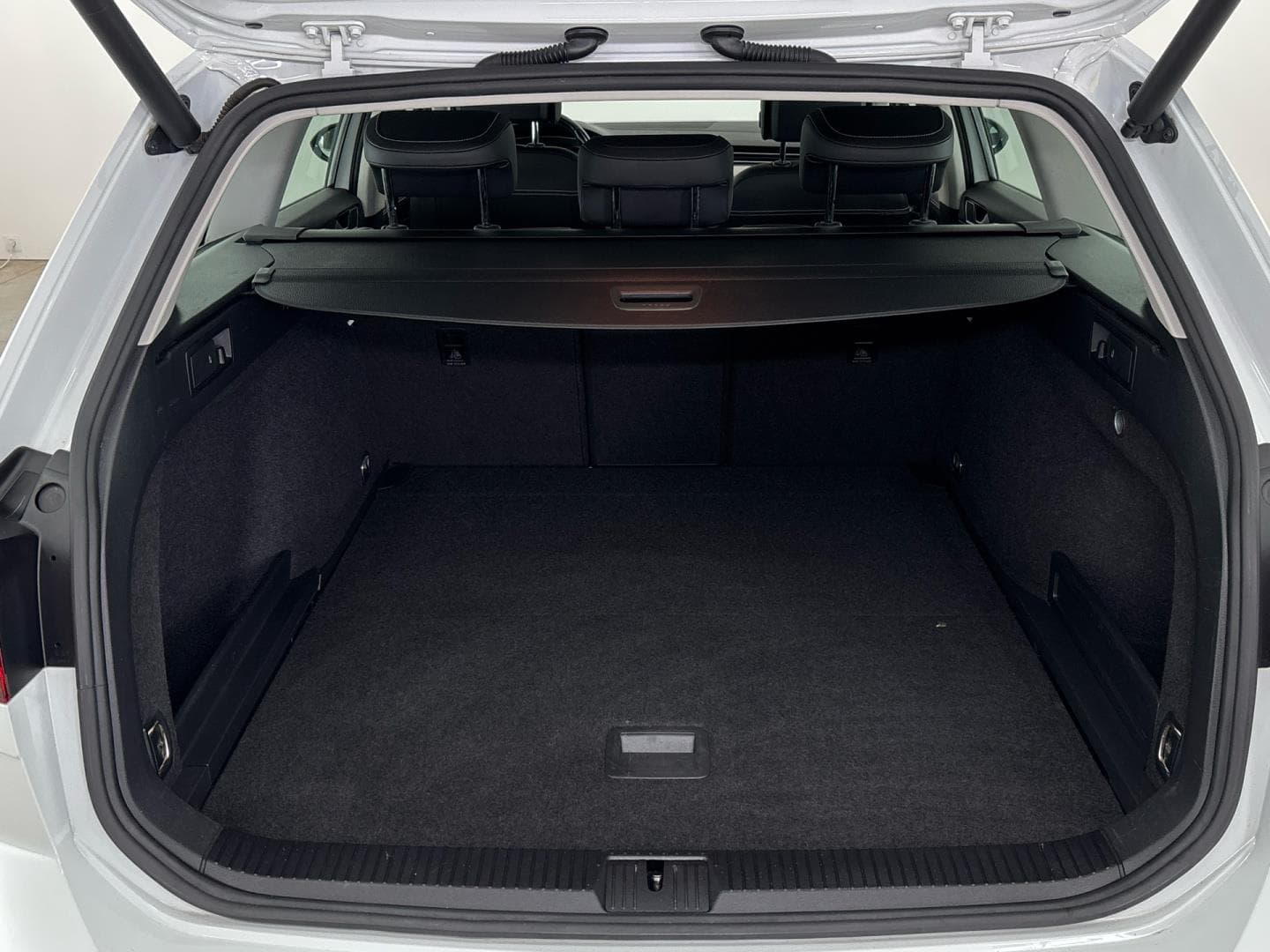 2021 Volkswagen Passat - 10