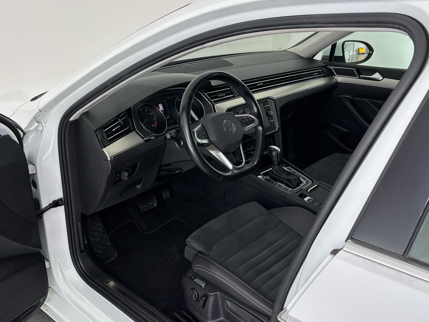 2021 Volkswagen Passat - 6