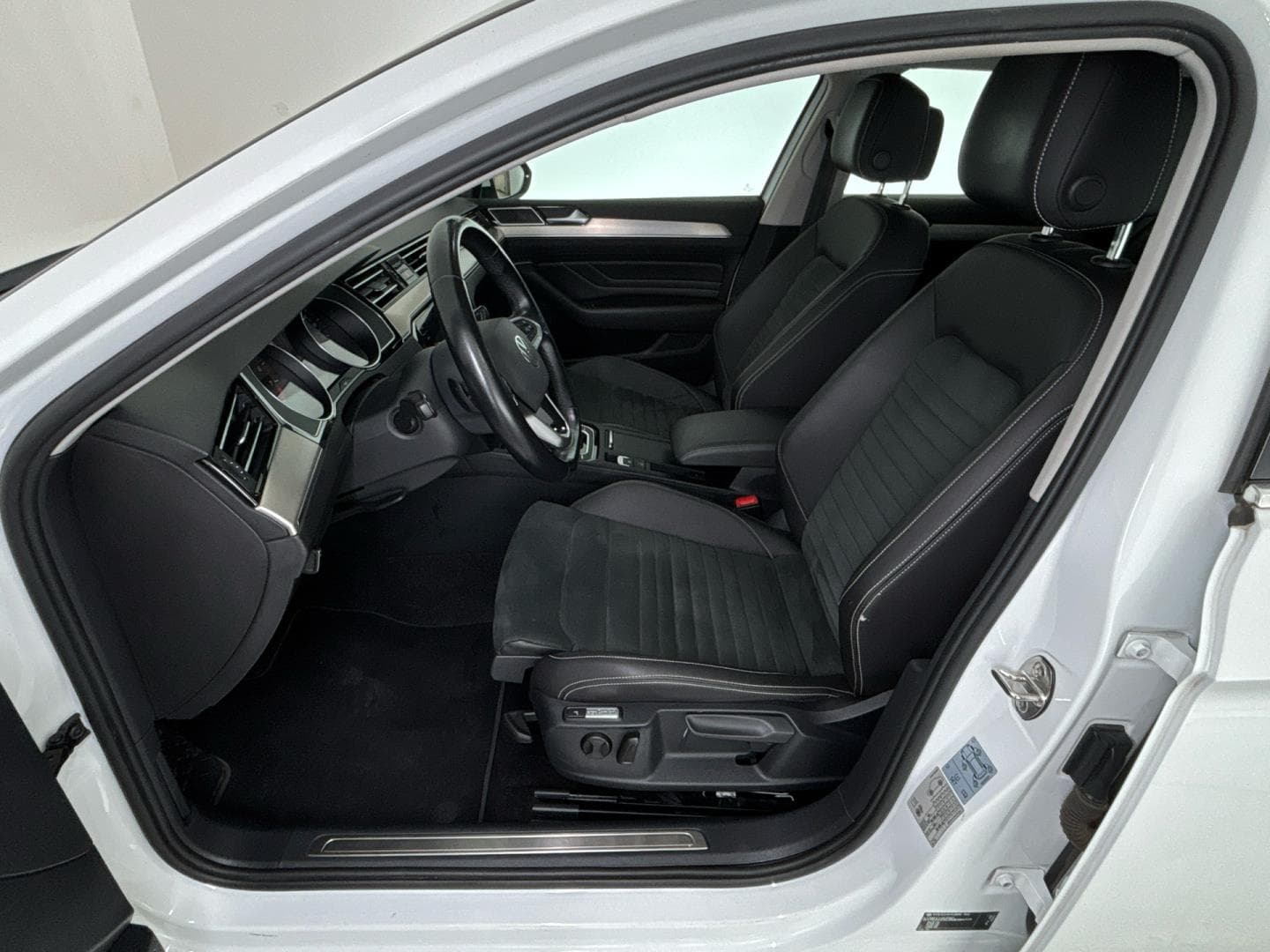 2021 Volkswagen Passat - 7