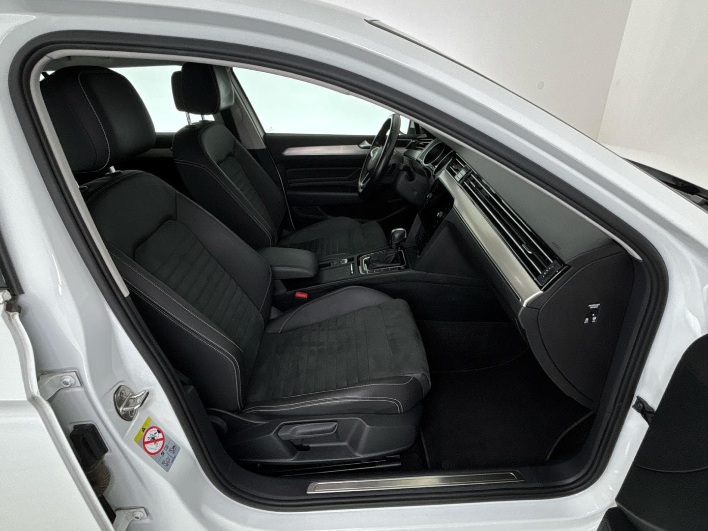 2021 Volkswagen Passat - 9