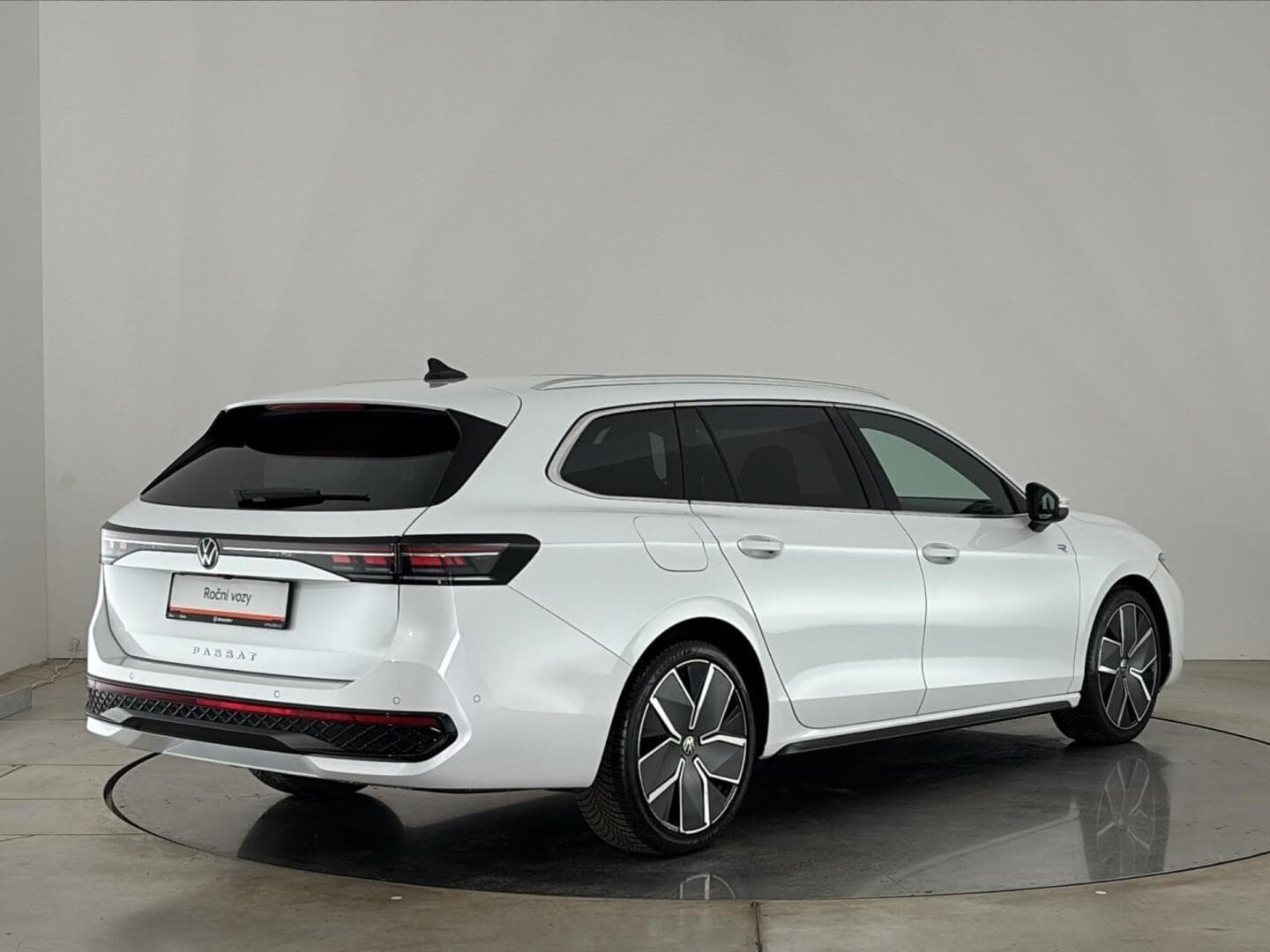 2025 Volkswagen PASSAT - 2