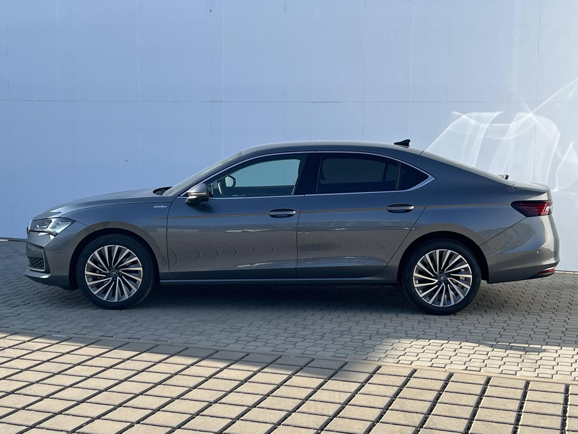 Škoda SUPERB - 2