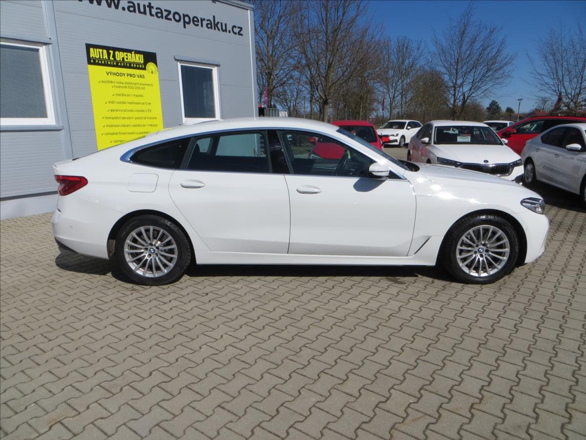 2022 BMW 6-Series - 10