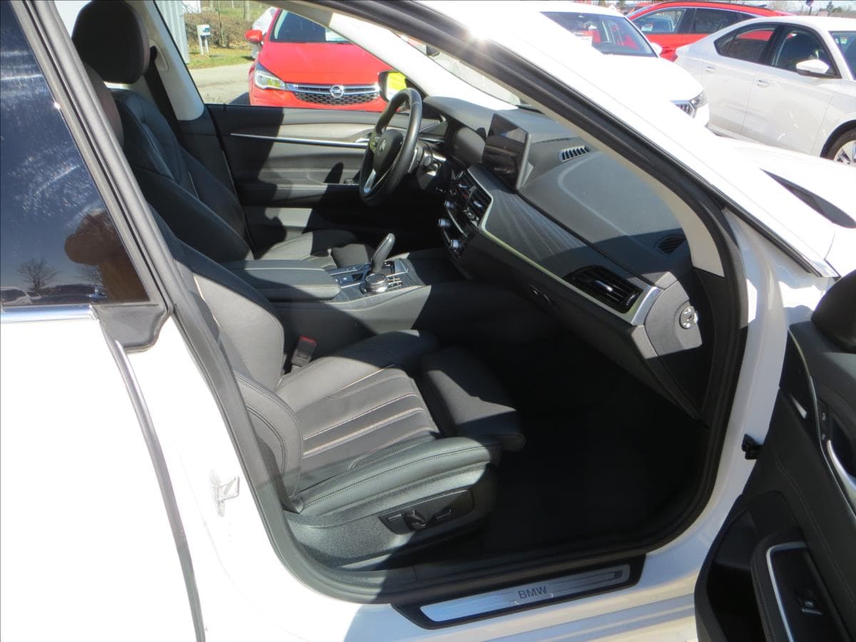 2022 BMW 6-Series - 11