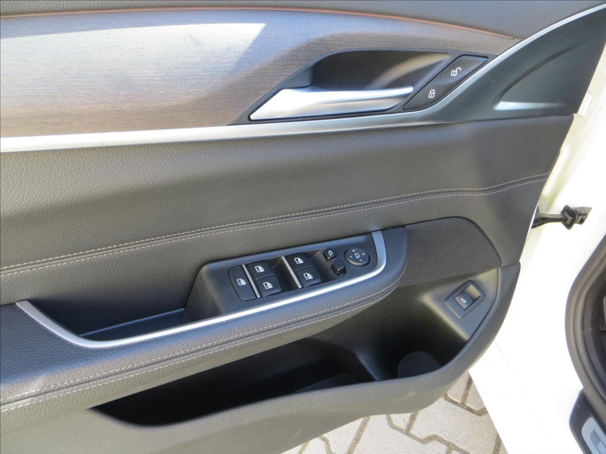 2022 BMW 6-Series - 12