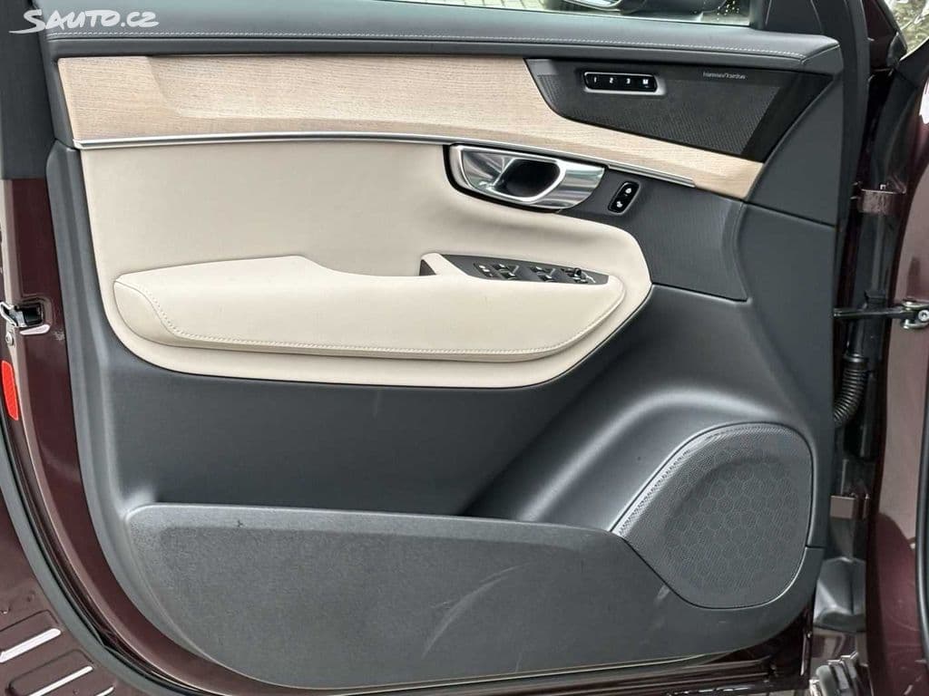 2025 Volvo Xc90 - 10