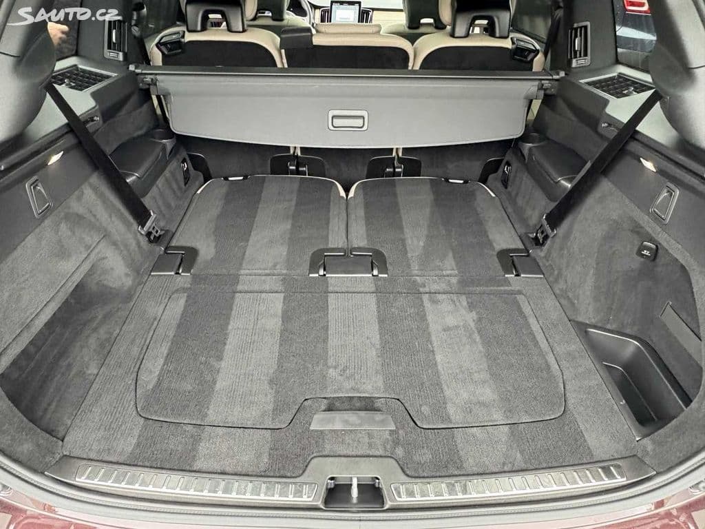 2025 Volvo Xc90 - 7