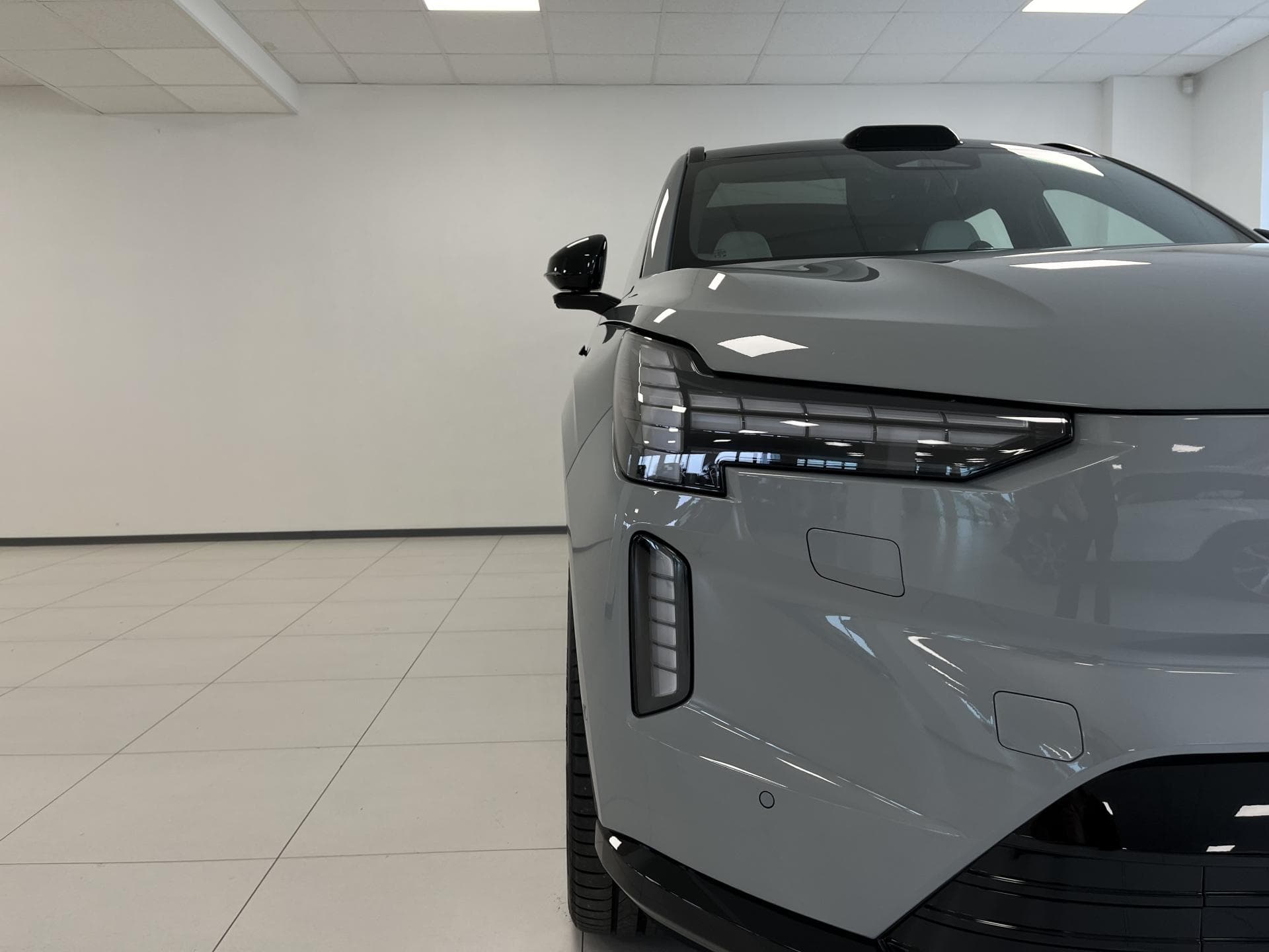 Volvo EX90 - 12