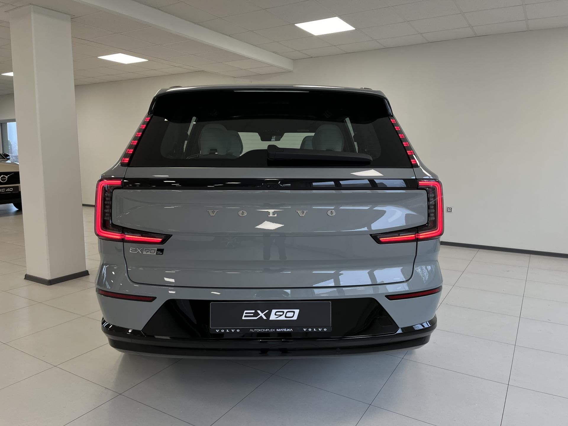 Volvo EX90 - 3