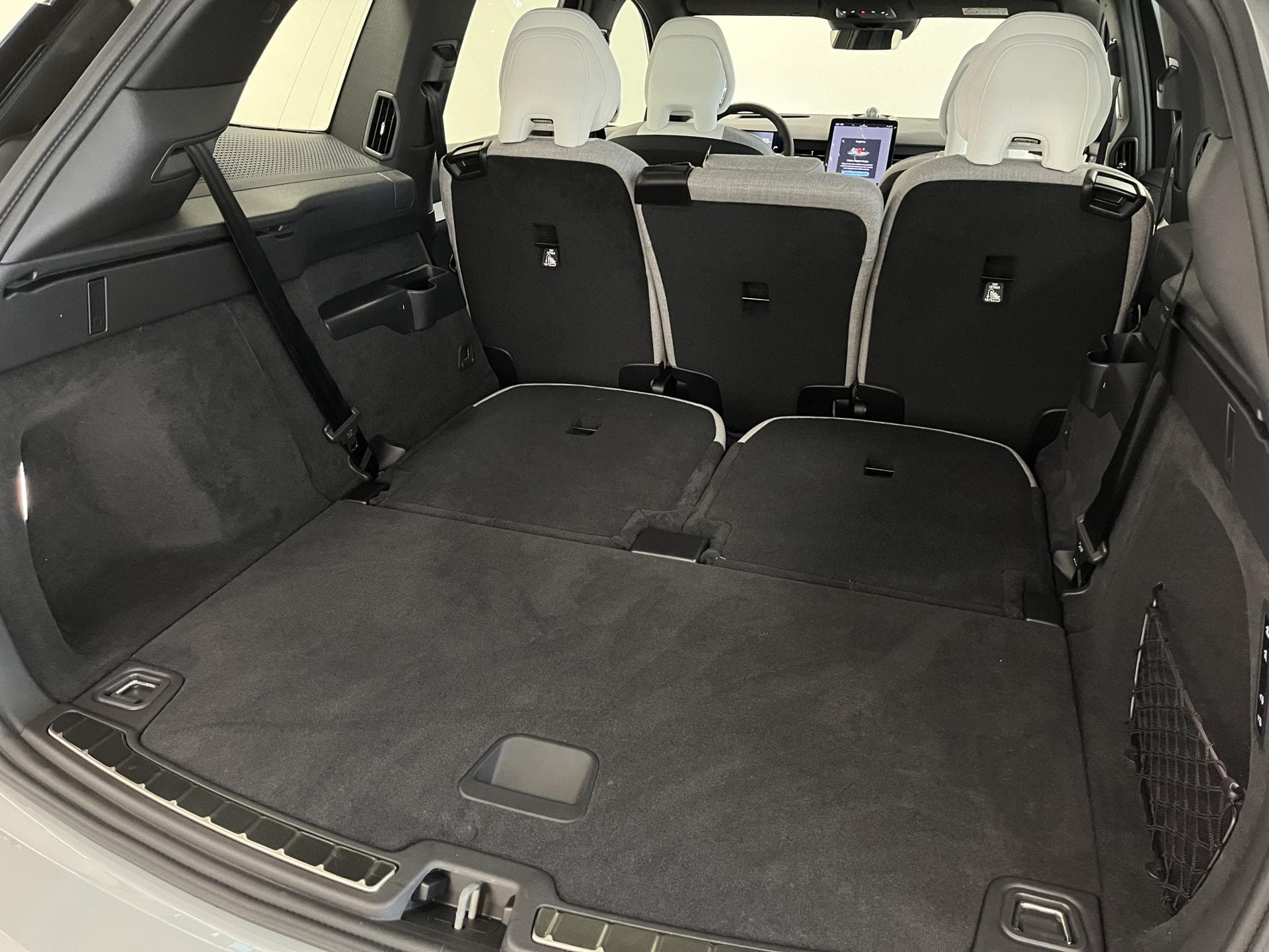 Volvo EX90 - 6