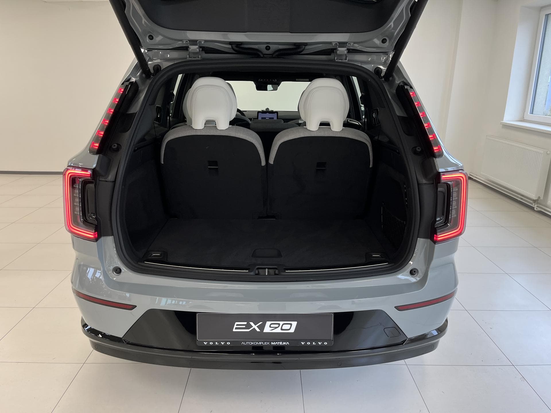 Volvo EX90 - 7