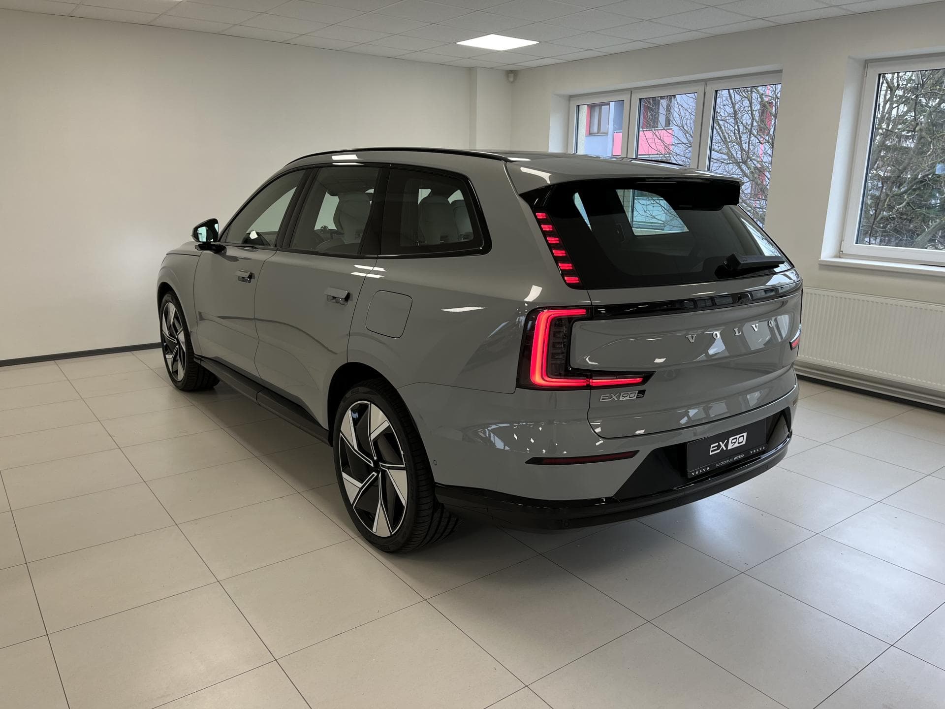 Volvo EX90 - 9