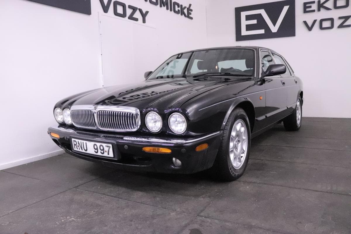 Jaguar Xj - 12