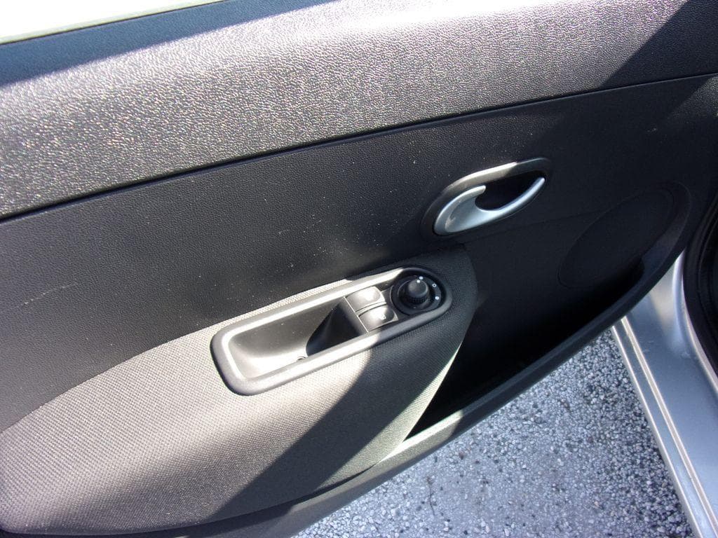 2011 Renault Clio - 12