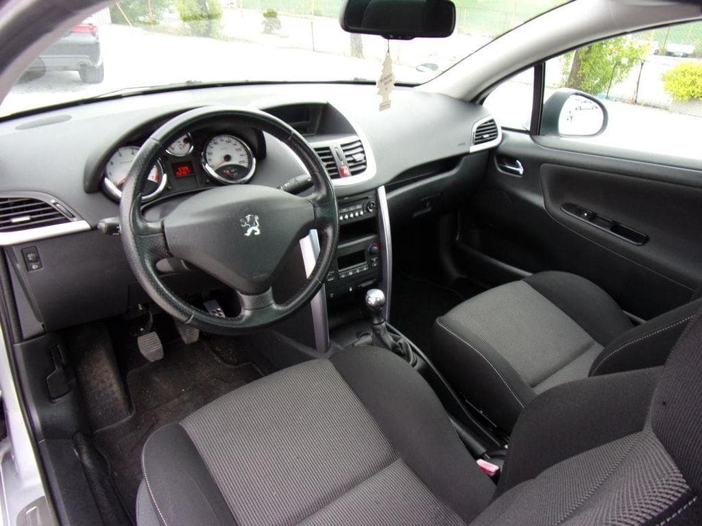 Peugeot 207 - 11