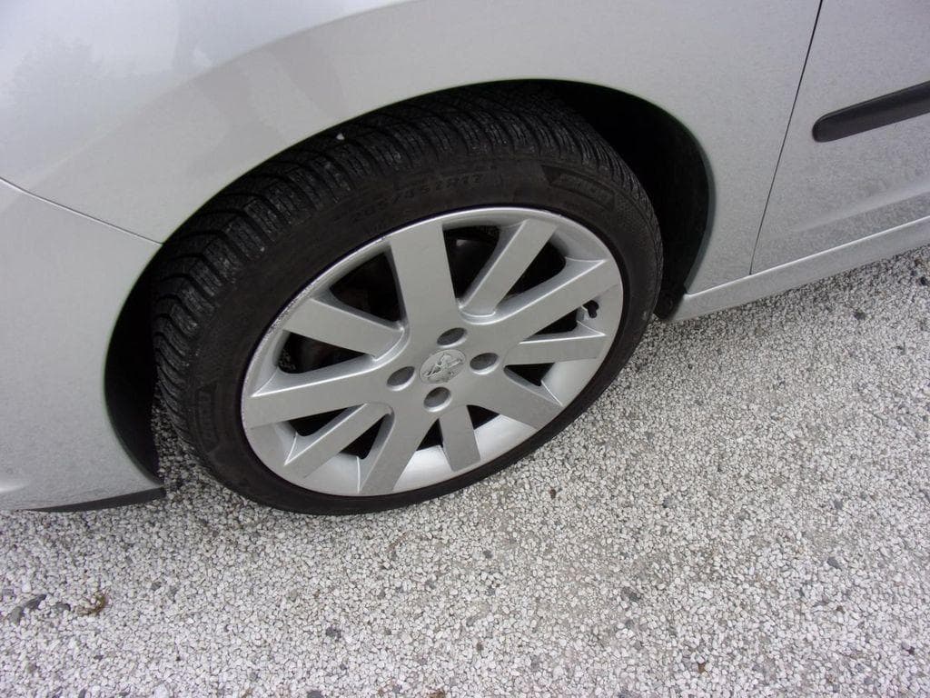 Peugeot 207 - 12