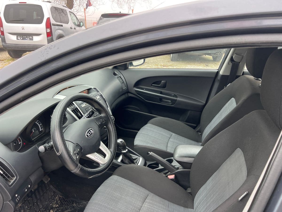 2012 Kia Ostatní - 13