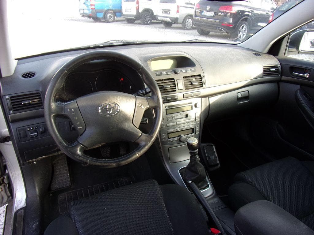 2005 Toyota Avensis - 12
