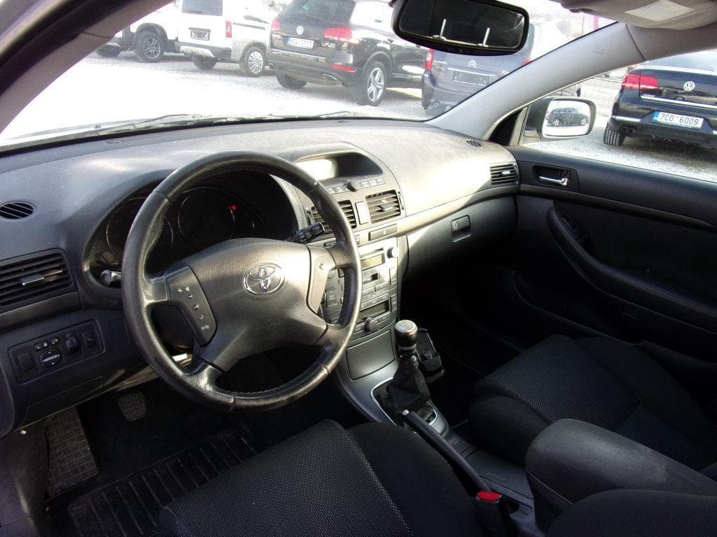 2005 Toyota Avensis - 9