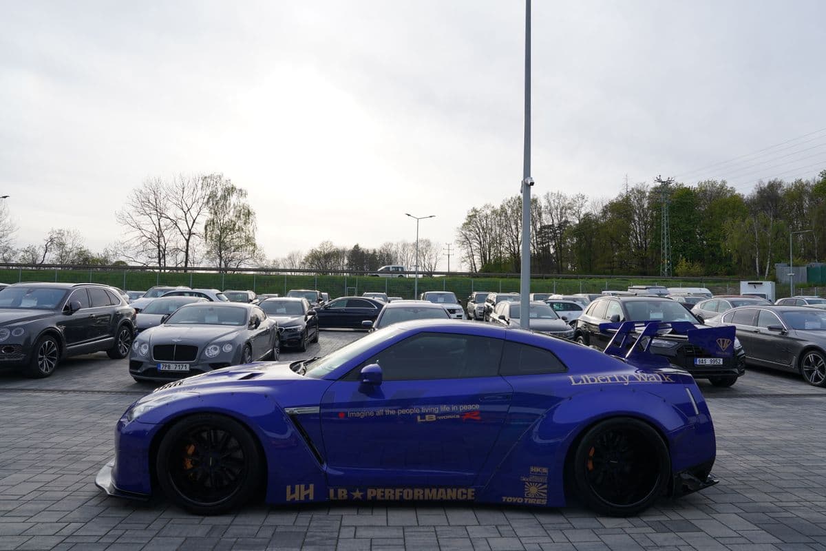2011 Nissan GT-R - 3