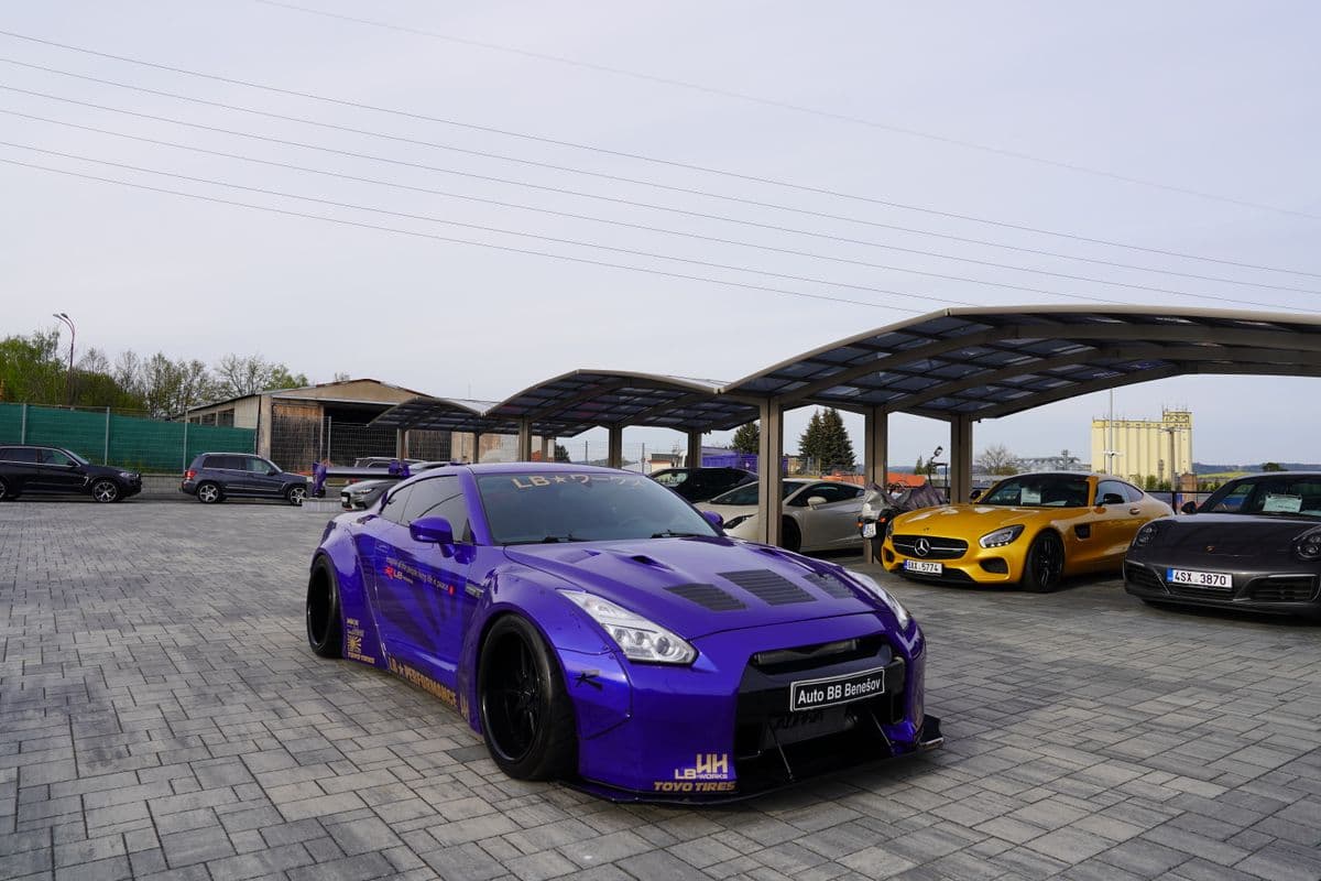 2011 Nissan GT-R - 8