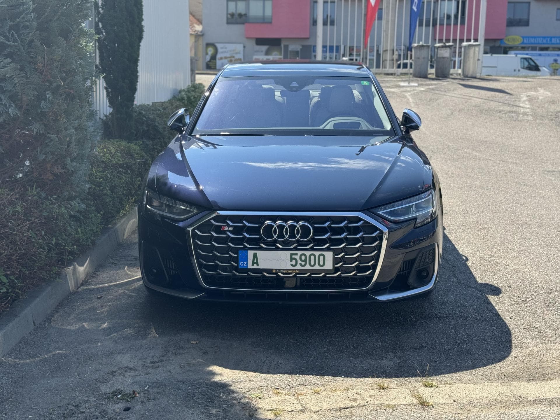 Audi S8 - 2