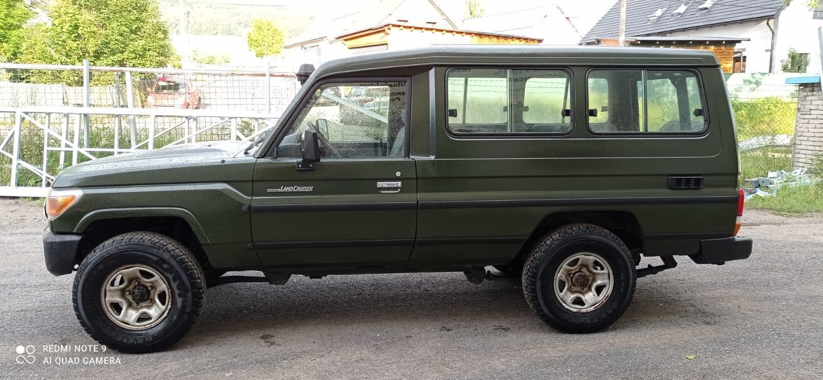 Toyota LAND CRUISER - 4