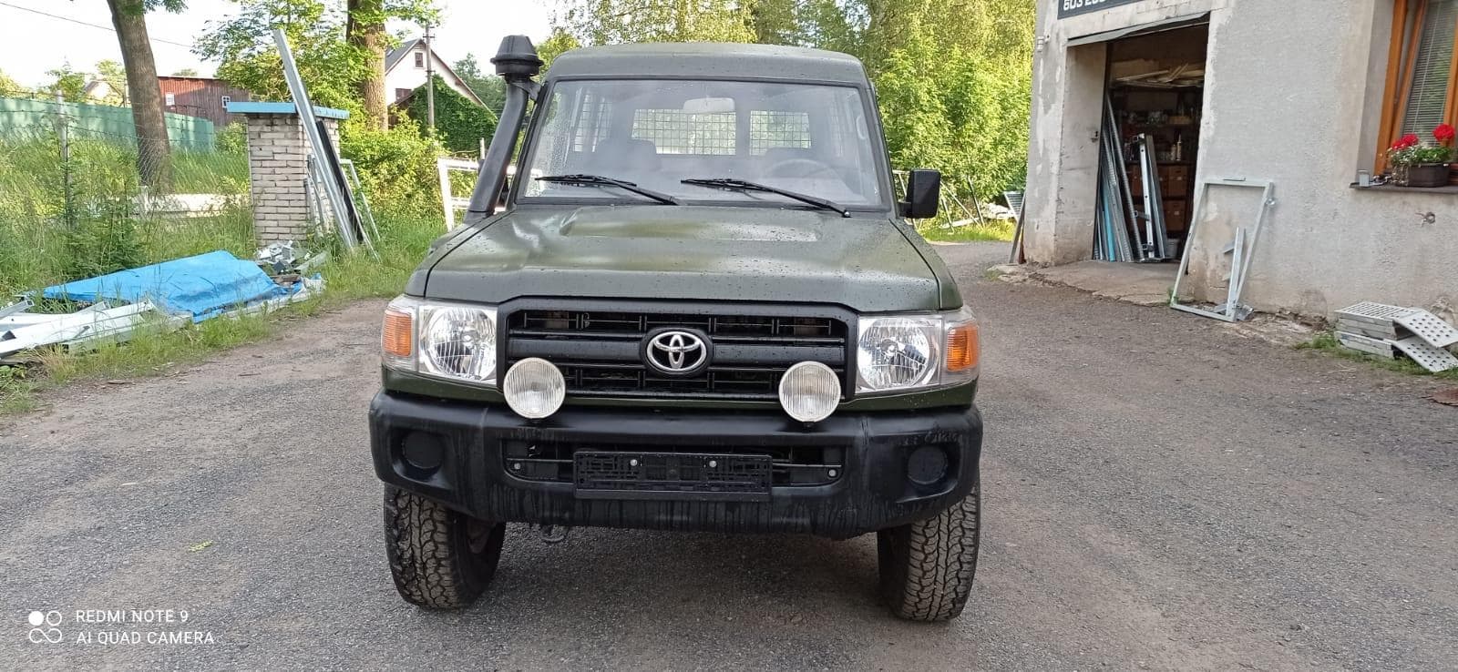 Toyota LAND CRUISER - 7