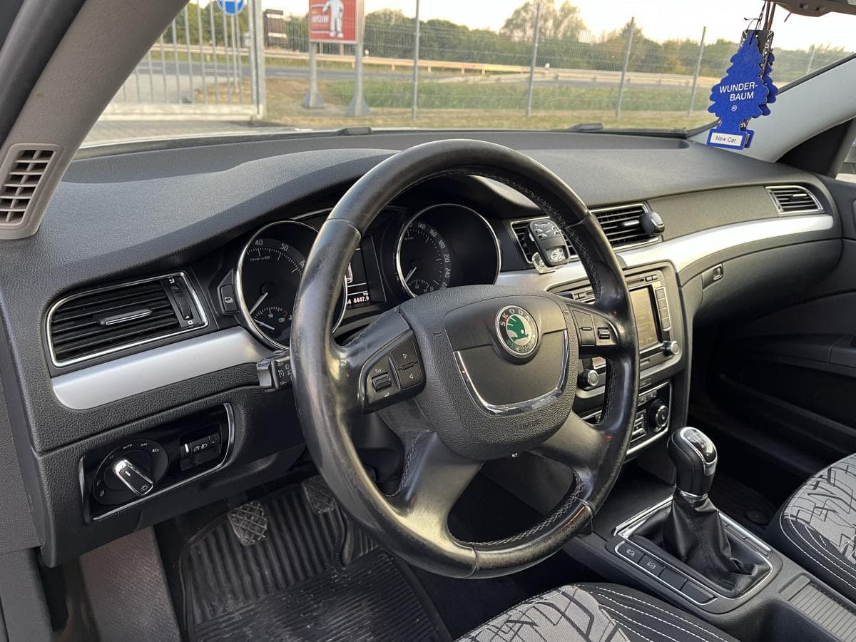 Škoda SUPERB - 9