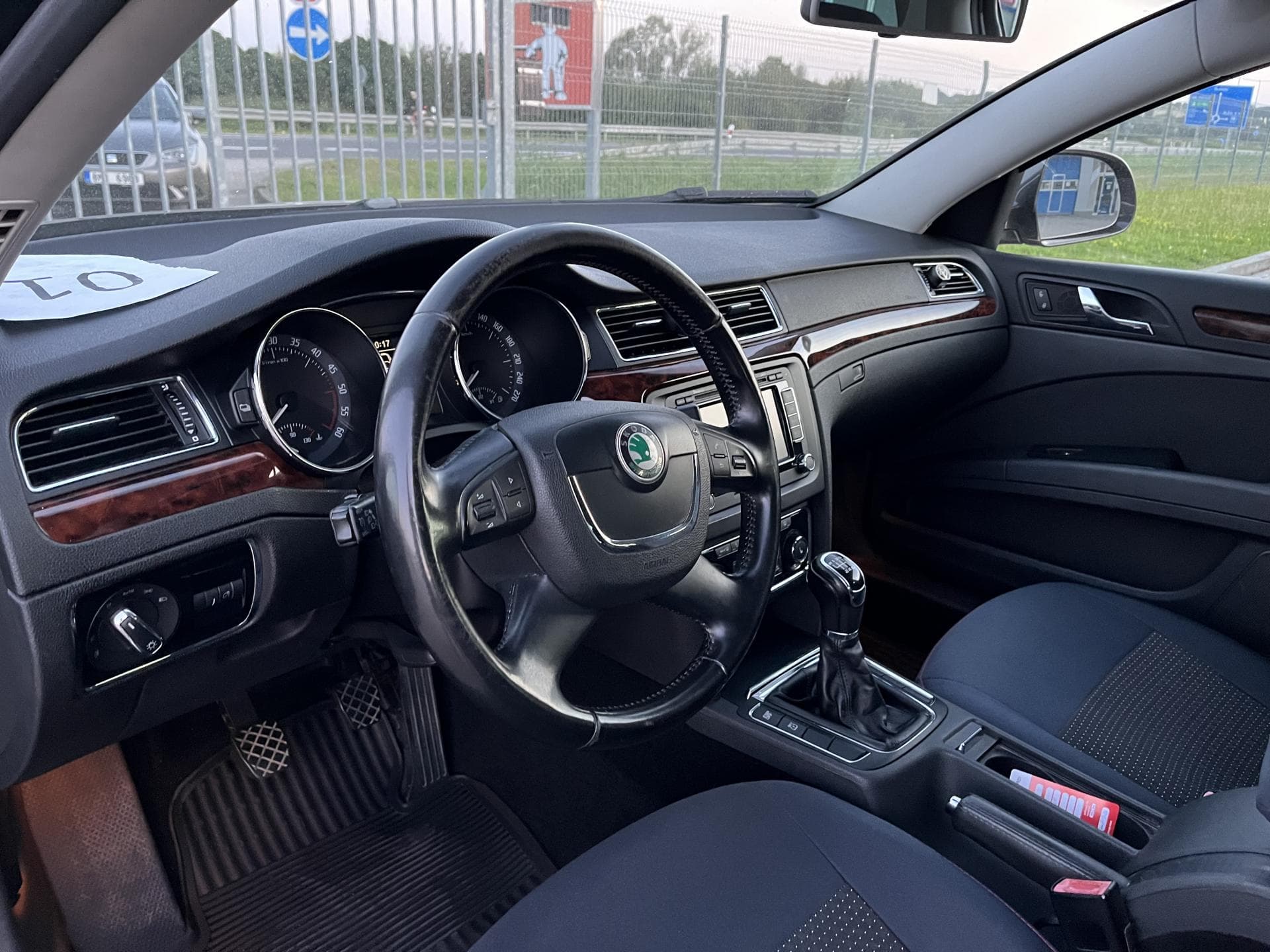 Škoda SUPERB - 12