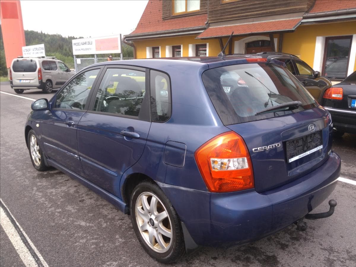 2004 Kia CERATO - 8