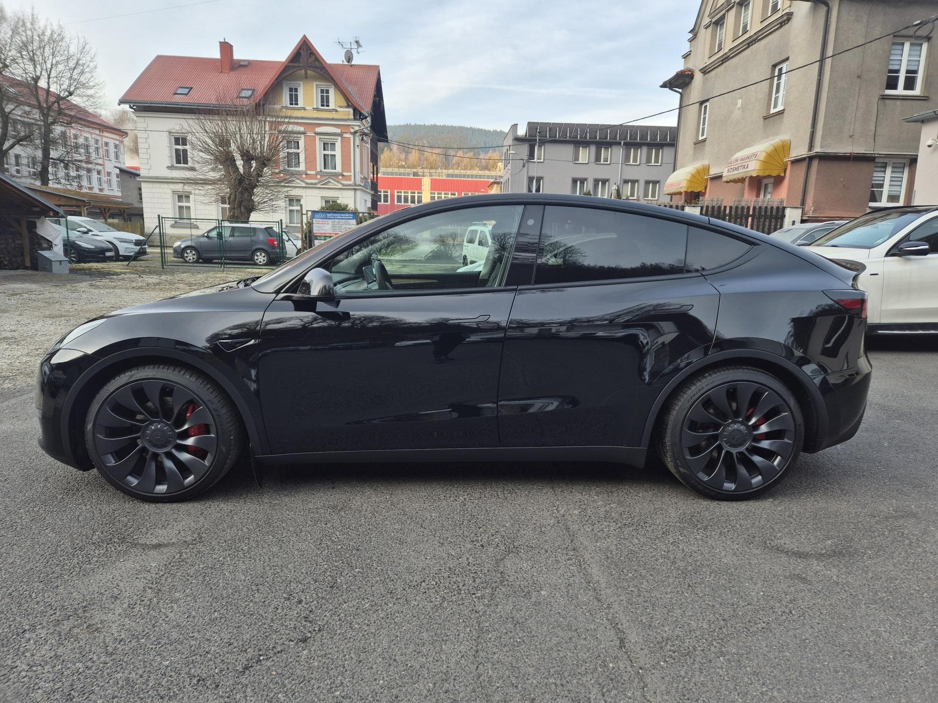 2022 Tesla Model Y - 6