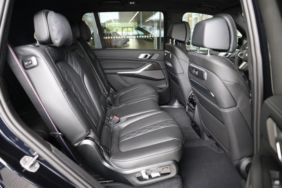2026 BMW X7 - 8