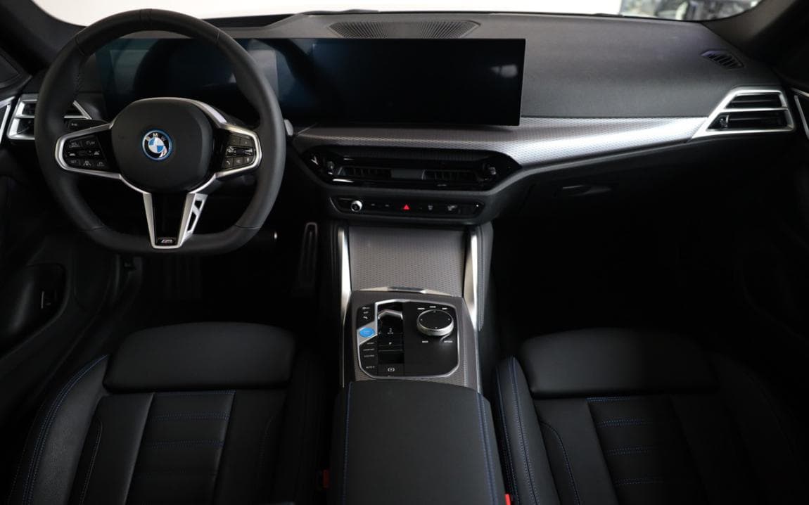 2025 BMW i4 - 7
