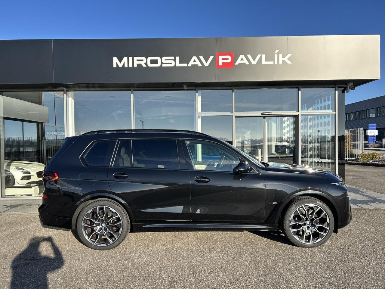 2025 BMW X7 - 4