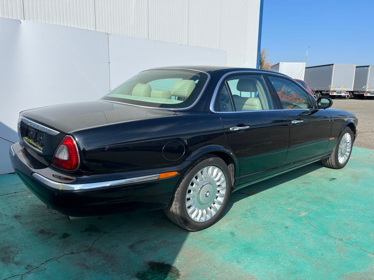 2003 Jaguar XJ - 2