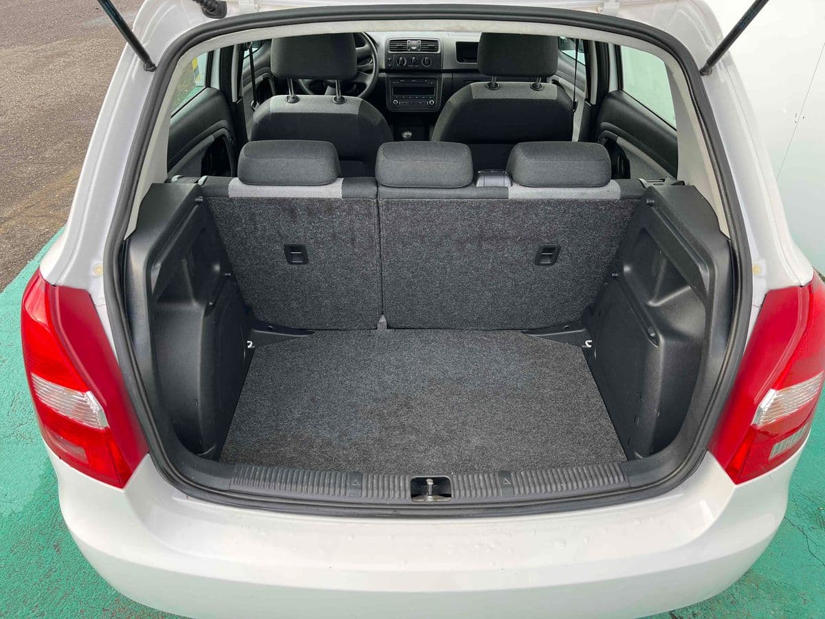 2011 Škoda Fabia - 12