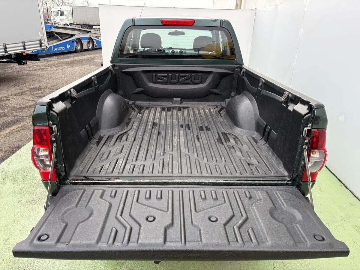 2010 Isuzu D-Max - 12