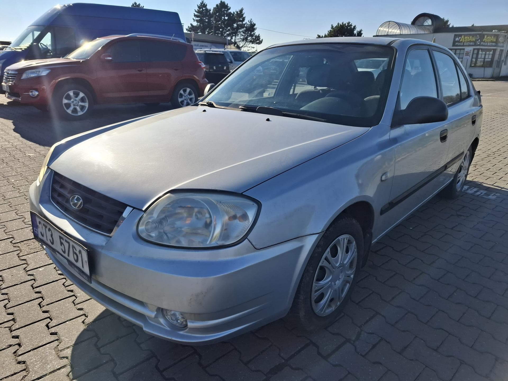 Hyundai Accent - 2