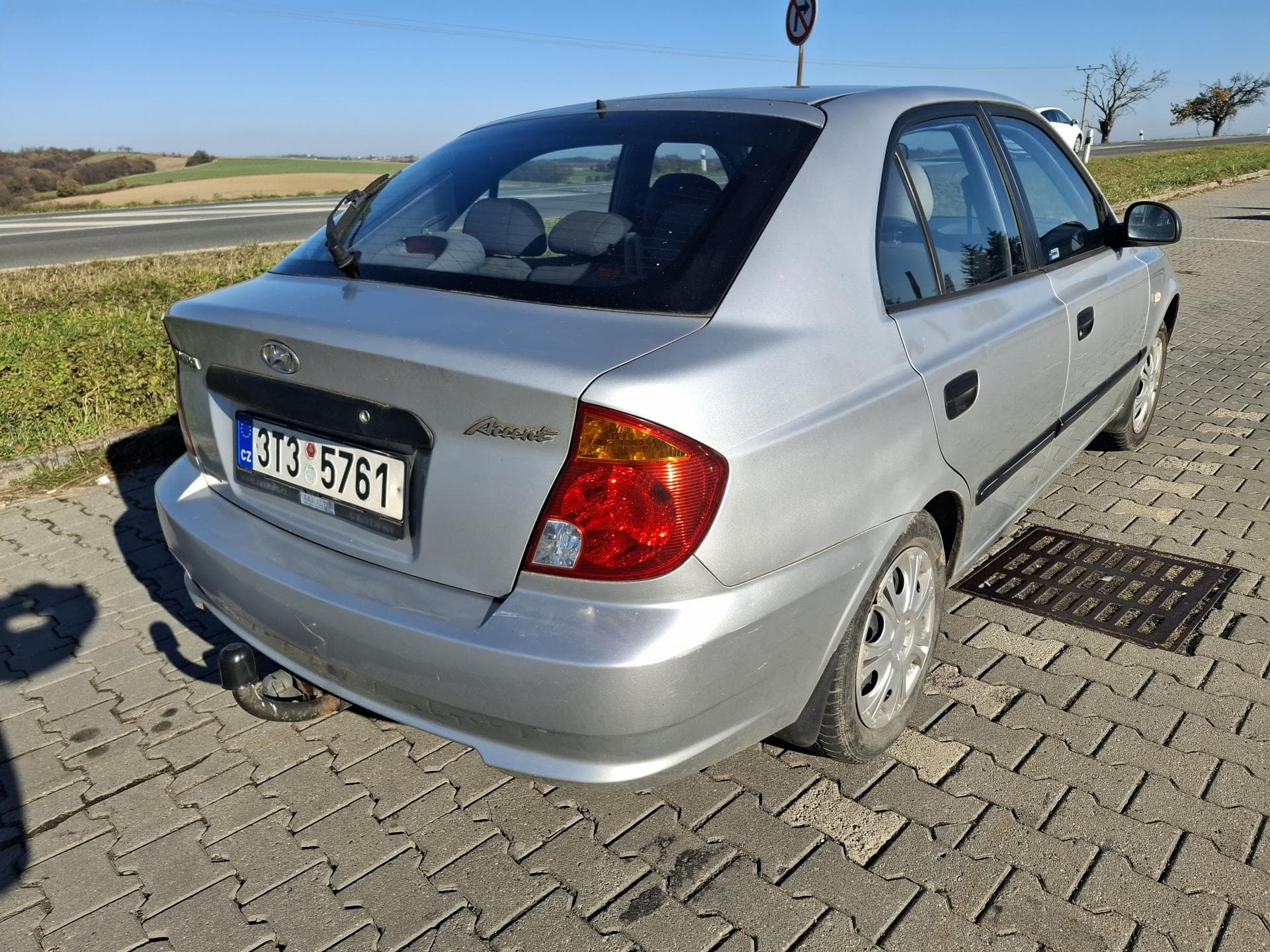 Hyundai Accent - 3