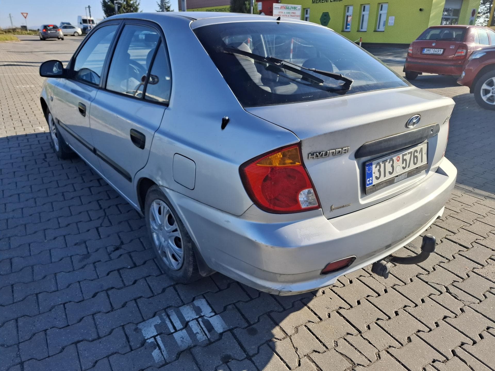 Hyundai Accent - 4