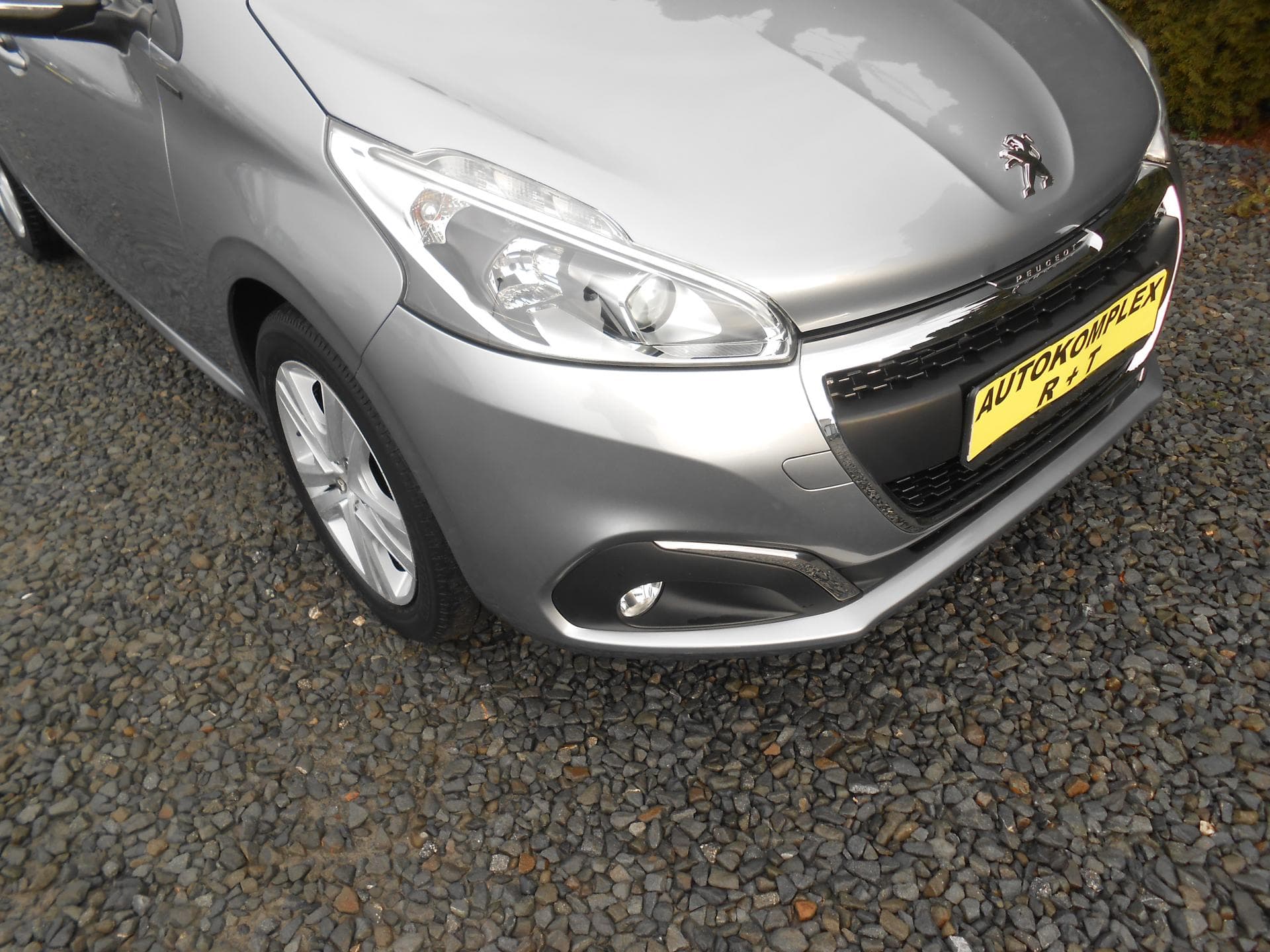 2018 Peugeot 208 - 10